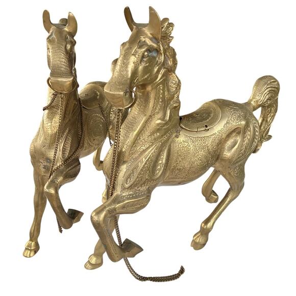 Large 15” Hand-Engraved Solid Brass Horses – Heavy Vintage Decor (Pair) - Picture 5 of 6